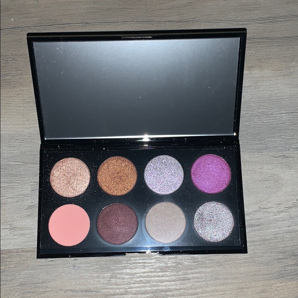 Betty Boop Eyeshadow Pallet.